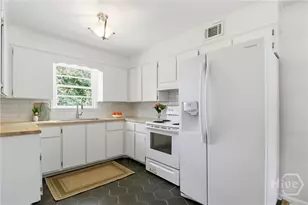1306 E 70th St, Savannah, GA 31404 - Photo 9