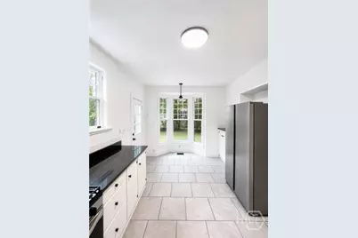 602 E 50th Street, Savannah, GA 31405 - Photo 17