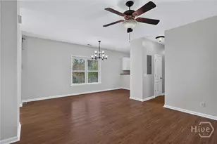 425 E 31st St, Savannah, GA 31401 - Photo 9
