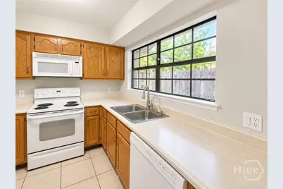 2220 E Victory Drive #16, Savannah, GA 31404 - Photo 7