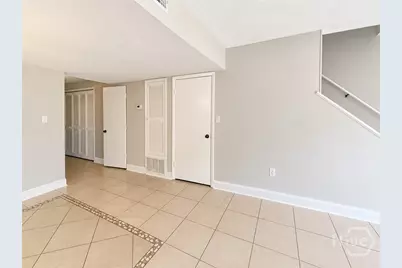 2220 E Victory Drive #16, Savannah, GA 31404 - Photo 3