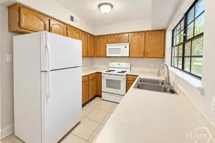 2220 E Victory Dr, Savannah, GA 31404 - Photo 5