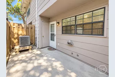 2220 E Victory Drive #16, Savannah, GA 31404 - Photo 15