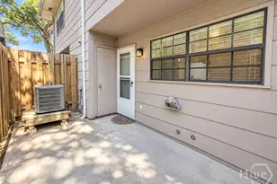 2220 E Victory Dr, Savannah, GA 31404 - Photo 15