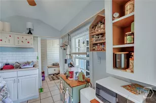 218 W Anderson St, Savannah, GA 31401 - Photo 23