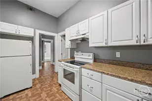 1021 E Bolton St, Savannah, GA 31401 - Photo 11