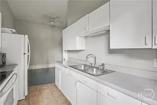 308 E Waldburg St, Savannah, GA 31401 - Photo 29
