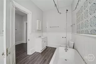 308 E Waldburg St, Savannah, GA 31401 - Photo 19