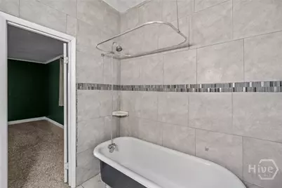 637 E 39th Street, Savannah, GA 31401 - Photo 29