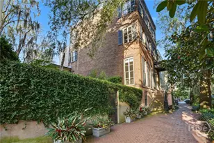 11 W Jones St, Savannah, GA 31401 - Photo 5