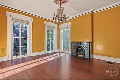 11 W Jones Street, Savannah, GA 31401 - Photo 11