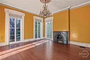 11 W Jones St, Savannah, GA 31401 - Photo 11