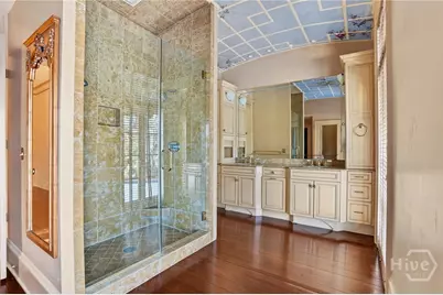 11 W Jones Street, Savannah, GA 31401 - Photo 27