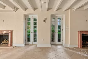 11 W Jones St, Savannah, GA 31401 - Photo 37