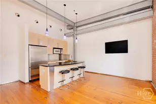 122 W Broughton St, Savannah, GA 31401 - Photo 15