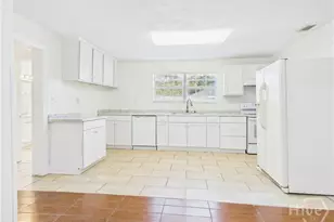211 W 59th St, Savannah, GA 31405 - Photo 23