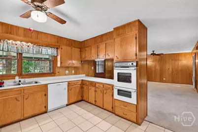 102 Devonshire Road, Savannah, GA 31410 - Photo 15