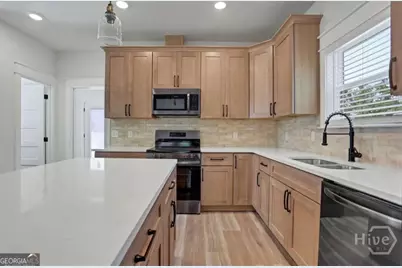 1005 E 35th Street, Savannah, GA 31401 - Photo 5