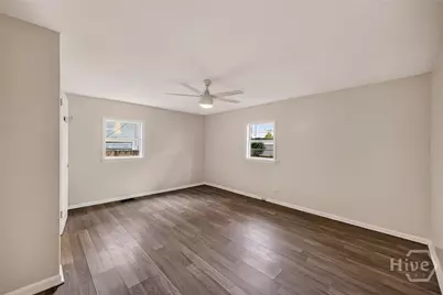 666 E 32nd Street, Savannah, GA 31401 - Photo 9