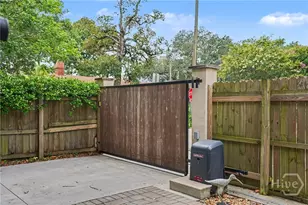 625 Tattnall St, Savannah, GA 31401 - Photo 47