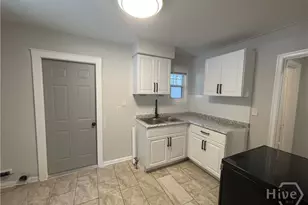 237 W 73rd St, Savannah, GA 31405 - Photo 9