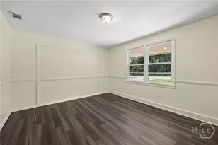 2210 Bona Bella Ave, Savannah, GA 31406 - Photo 9