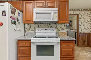 111 Shamrock Cir, Savannah, GA 31406 - Photo 17