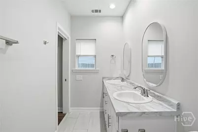 33 Travis Street, Savannah, GA 31406 - Photo 17
