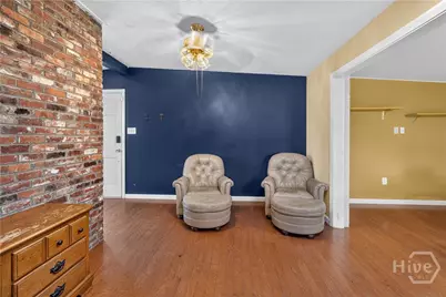 303 E 60th Street, Savannah, GA 31405 - Photo 9