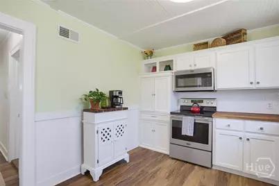 406 E 61st Street, Savannah, GA 31405 - Photo 13