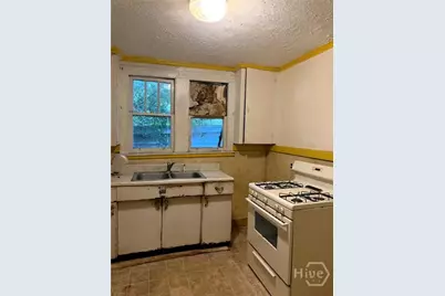 218 W 41st Street, Savannah, GA 31408 - Photo 11