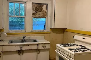 218 W 41st St, Savannah, GA 31408 - Photo 11