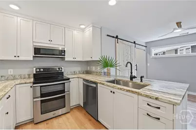 82 Village Green Circle, Savannah, GA 31411 - Photo 17