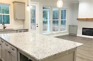 462 W 1st St, Midway, GA 31320 - Photo 5