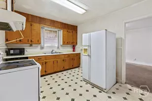 2202 E 41st St, Savannah, GA 31404 - Photo 11