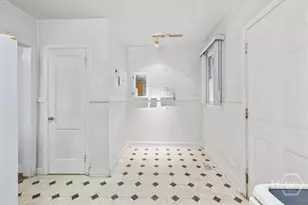 2202 E 41st St, Savannah, GA 31404 - Photo 13