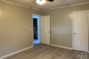 1824 E 39th St, Savannah, GA 31404 - Photo 5