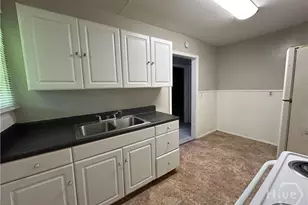 1824 E 39th St, Savannah, GA 31404 - Photo 9