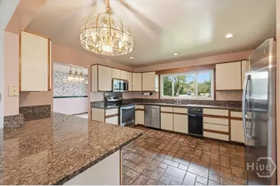 7 Lakeshore Court, Savannah, GA 31419 - Photo 15