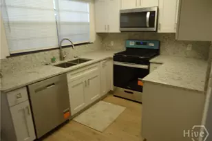 2220 E Victory Dr, Savannah, GA 31404 - Photo 7