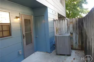 2220 E Victory Dr, Savannah, GA 31404 - Photo 17