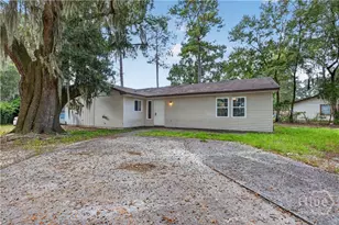 131 Cherokee Cir, Hinesville, GA 31313 - Photo 5