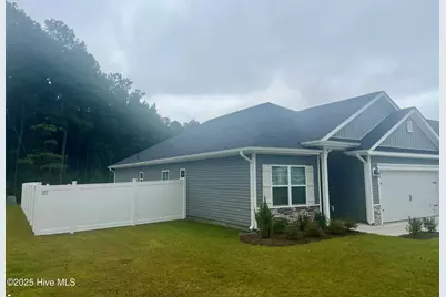 601 Central Park Way, Richlands, NC 28574 - Photo 1