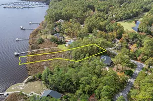 1020 Harbour Pointe Dr, New Bern, NC 28560 - Photo 1