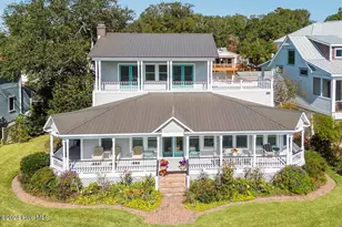 516 W Brunswick St, Southport, NC 28461 - Photo 1
