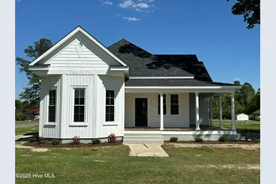 212 N Hill Street, Faison, NC 28341 - Photo 1