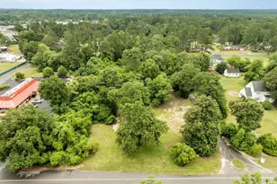 1501 W Broad St, Elizabethtown, NC 28337 - Photo 1