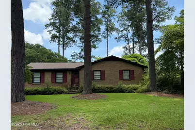 1006 E Scotsdale Road, Laurinburg, NC 28352 - Photo 1