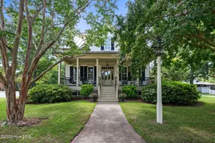 600 Broad St, Oriental, NC 28571 - Photo 1