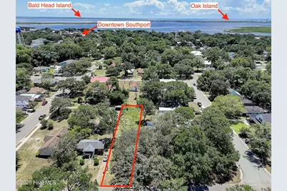 205 W Leonard Street, Southport, NC 28461 - Photo 1